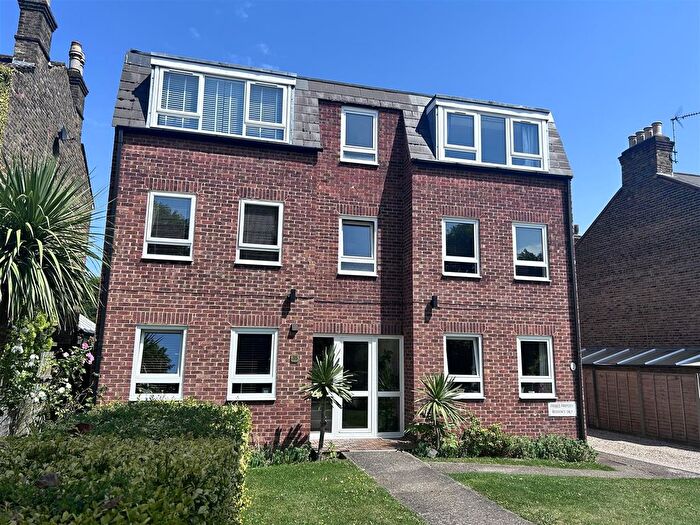 1 Bedroom Flat To Rent In Falmouth Avenue, London, E4