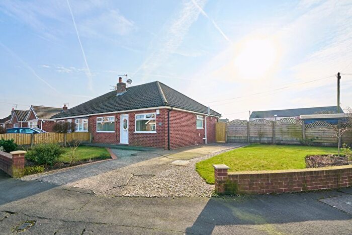 2 Bedroom Semi-Detached Bungalow For Sale In Stancliffe Grove, Aspull, Wigan, WN2