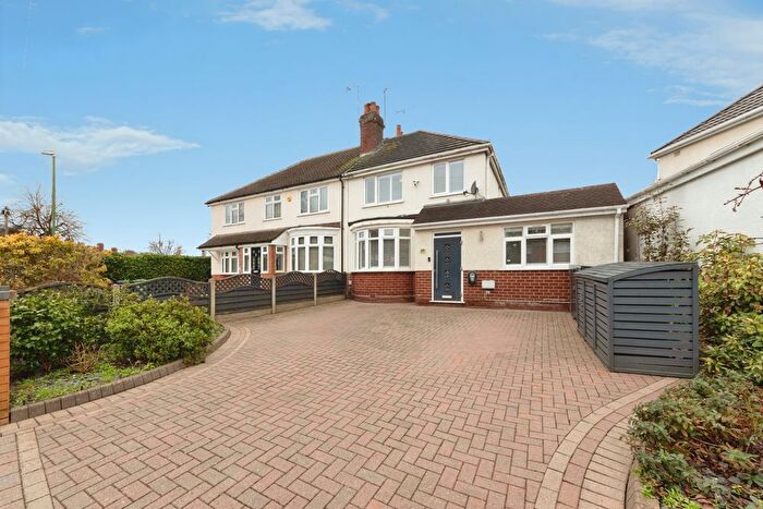 4 Bedroom Semi Detached House For Sale In Shalford Road, Solihull, West Midlands, B92