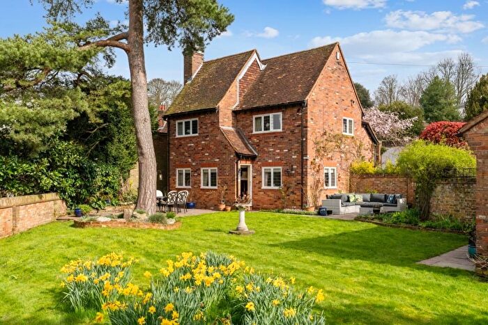 4 Bedroom Detached House For Sale In Fishpool Street, St. Albans, AL3