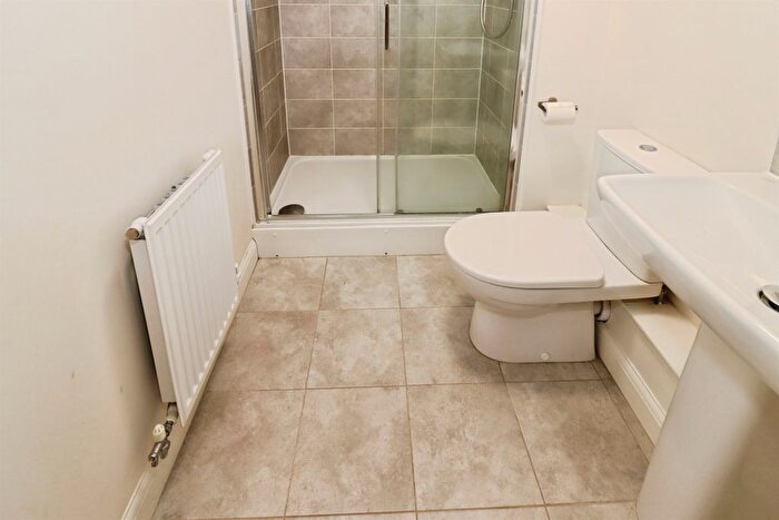 2 Bedroom Flat For Sale In Clark Drive, Yate, Bristol, BS37