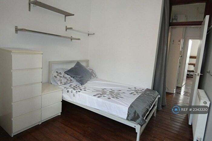 2 Bedroom Flat To Rent In Dumbarton Road, Glasgow, G11