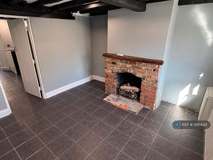 2 Bedroom Terraced House To Rent In Chapel Street, Thatcham, RG18