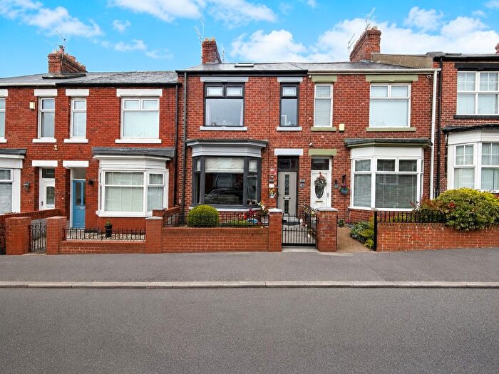 3 Bedroom Terraced House For Sale In Farnham Terrace, Sunderland, SR4