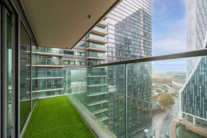 1 Bedroom Flat To Rent In Landmark East Tower, Canary Wharf, London, E14
