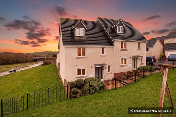 4 Bedroom Semi Detached House For Sale In Chariot Drive, Kingsteignton, TQ12