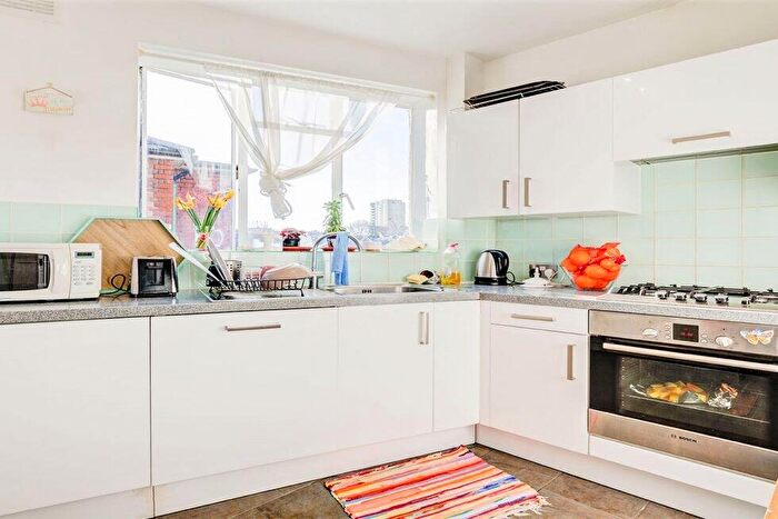 2 Bedroom Flat To Rent In Broadhurst Gardens, South Hampstead, NW6