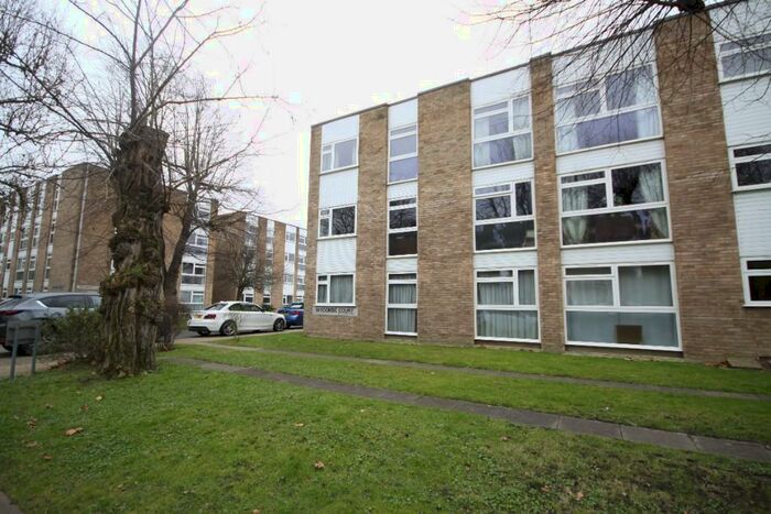 2 Bedroom Flat To Rent In St. Johns Park, London, SE3
