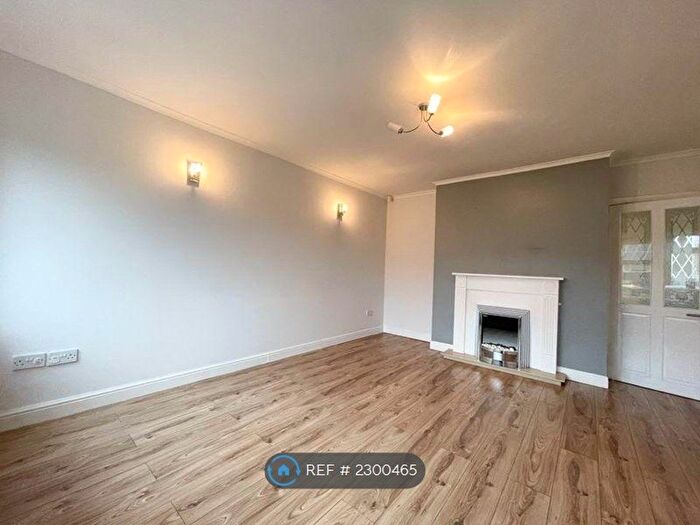 3 Bedroom End Of Terrace House To Rent In Hall Hill Drive, Stoke-On-Trent, ST2