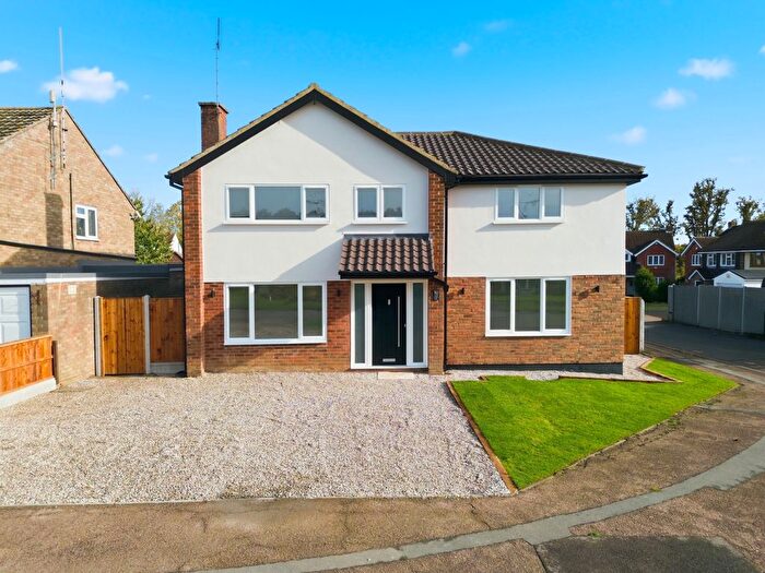 5 Bedroom Detached House For Sale In Priory Mead, Doddinghurst, CM15