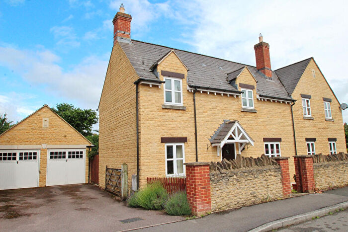 3 Bedroom Semi-Detached House For Sale In Larch Lane, Witney, OX28
