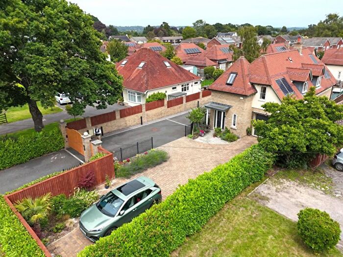 4 Bedroom Detached House For Sale In Gravel Hill, Wimborne, Dorset, BH21