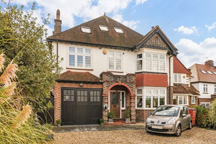 7 Bedroom Detached House For Sale In Valleyfield Road, Streatham, SW16