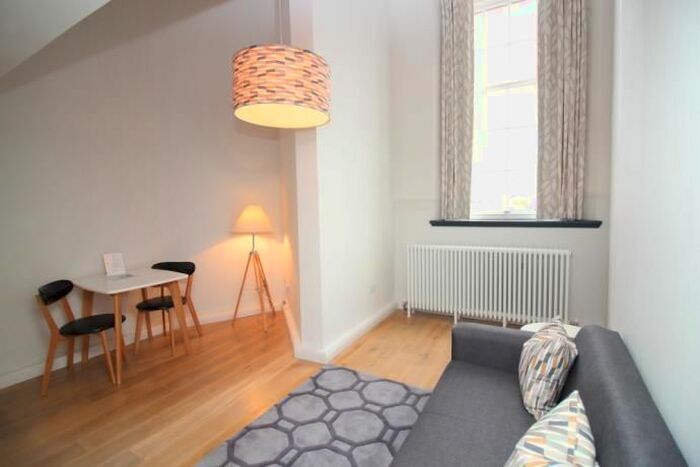 1 Bedroom Flat To Rent In Flat, Mcdonald Road, Edinburgh, EH7