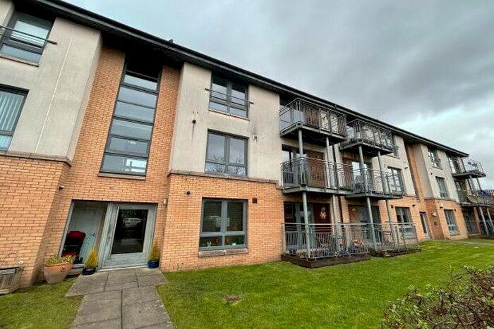 2 Bedroom Flat To Rent In Knightswood, Glasgow, G13