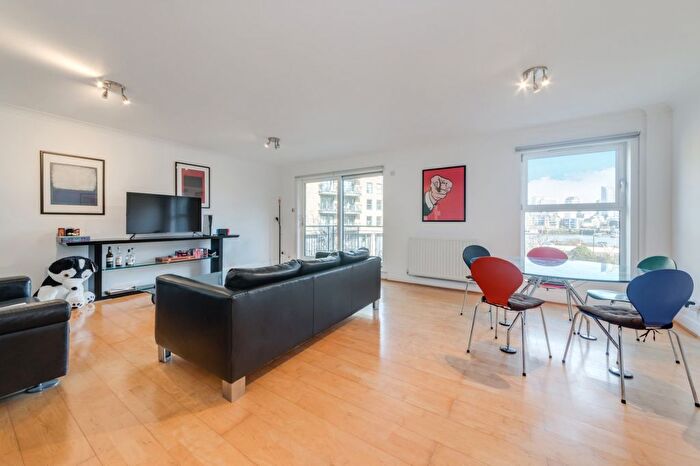 2 Bedroom Flat To Rent In Providence Square, Shad Thames, SE1