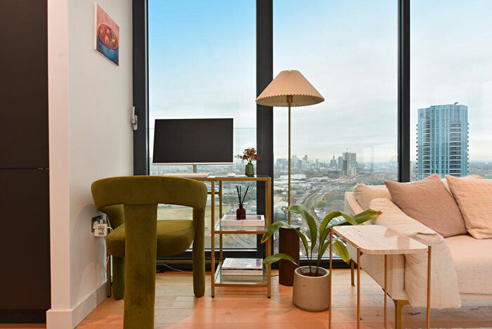 2 Bedroom Flat For Sale In Corson House, London City Island, Canary Wharf, E14