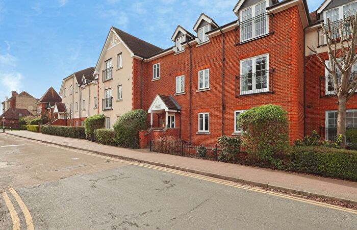 2 Bedroom Flat For Sale In Elderflower House, Whinbush Road, Hitchin, SG5