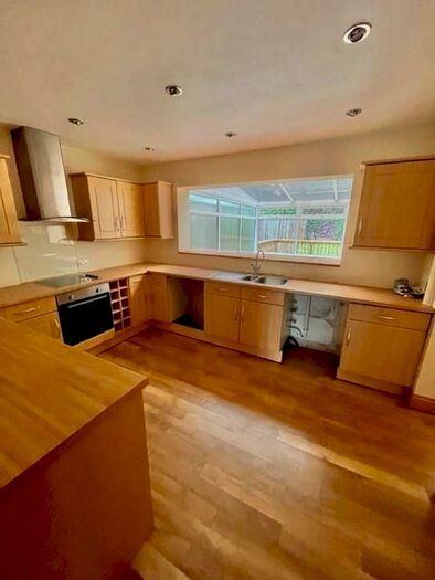 3 Bedroom Terraced House To Rent In Quarry Gardens, Paignton, TQ3