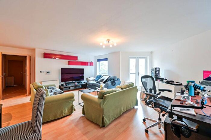 2 Bedroom Flat For Sale In Rotherhithe Street, Rotherhithe, London, SE16