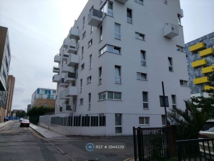 1 Bedroom Flat To Rent In Axe St, Barking, IG11