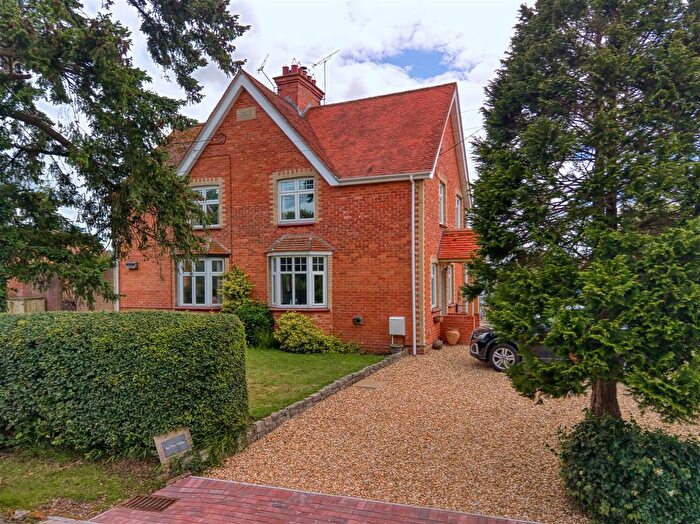 3 Bedroom Semi-Detached House For Sale In Shorts Green Lane, Motcombe, Shaftesbury, SP7