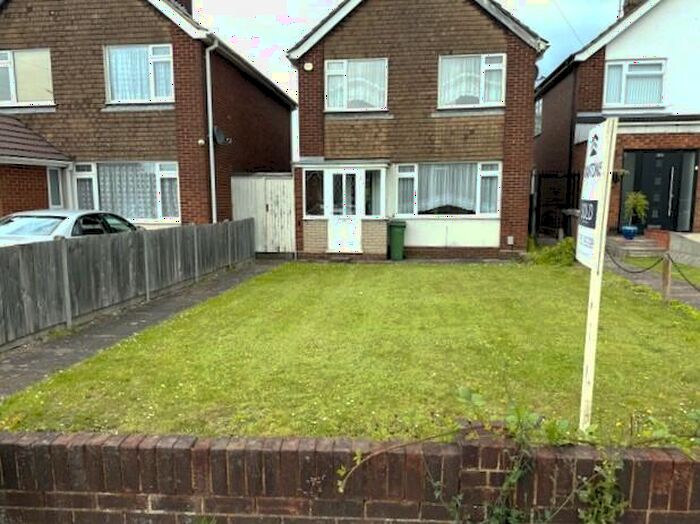 3 Bedroom Detached House To Rent In Oakley Road, Luton, Bedfordshire, LU4