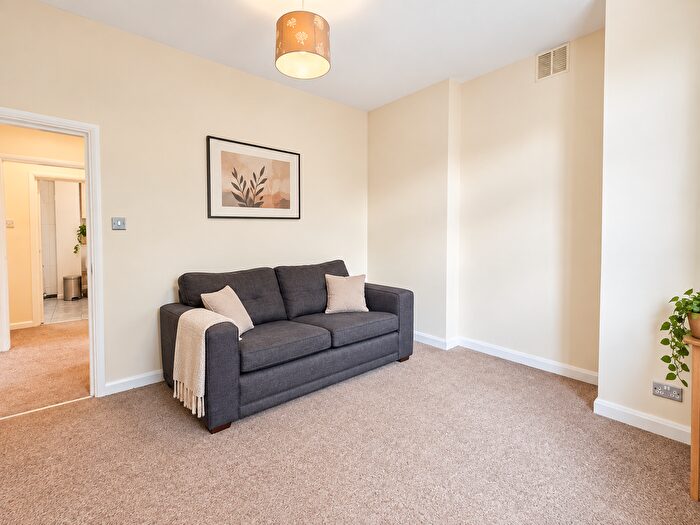 1 Bedroom Flat To Rent In London Road, Norbury, SW16