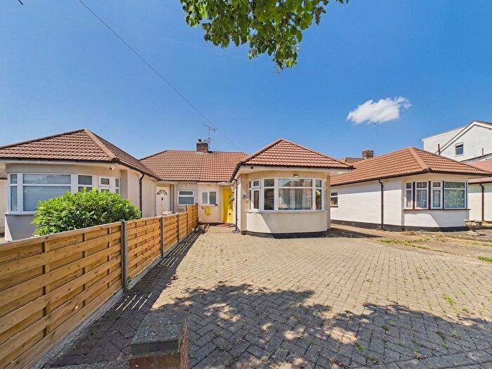 3 Bedroom Bungalow For Sale In Pavilion Way, Ruislip, HA4