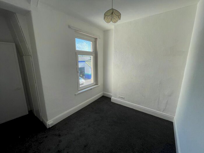 3 Bedroom Property To Rent In Evelyn Road, Skewen, Neath, SA10