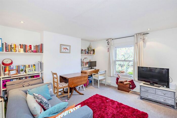 1 Bedroom Flat To Rent In Dalyell Road, London, SW9