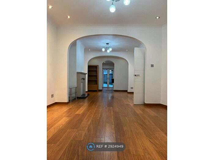 3 Bedroom Terraced House To Rent In Southbourne Gardens, Ilford, IG1