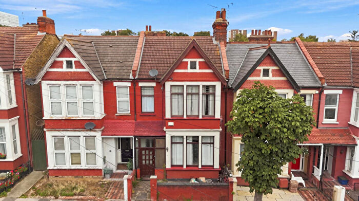 6 Bedroom Terraced House For Sale In Portland Avenue, Southend-on-sea, SS1