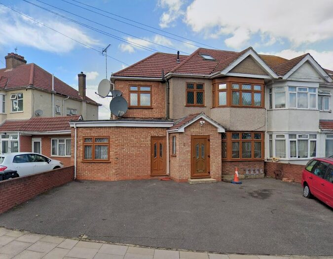 5 Bedroom Semi-Detached House To Rent In Morland Gardens, Southall, UB1