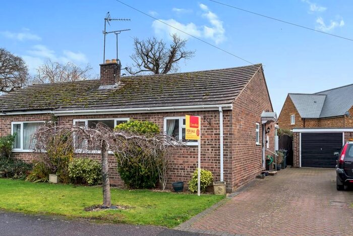 2 Bedroom Bungalow For Sale In Milcombe, Oxfordshire, OX15