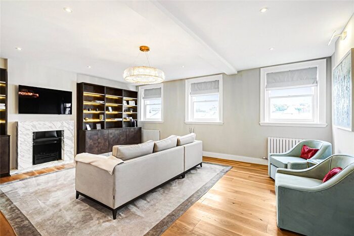 3 Bedroom Flat To Rent In Queen's Gate Terrace, London, SW7