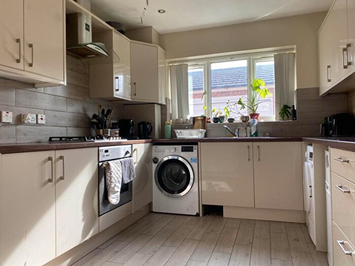 6 Bedroom Semi-Detached House To Rent In Arnfield Road, Withington, M20