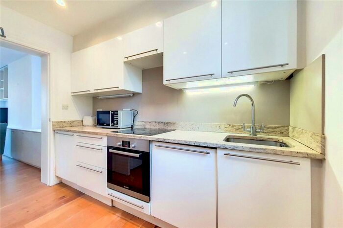 3 Bedroom Apartment To Rent In Halton Road, Halton Mansions, Islington, London, N1