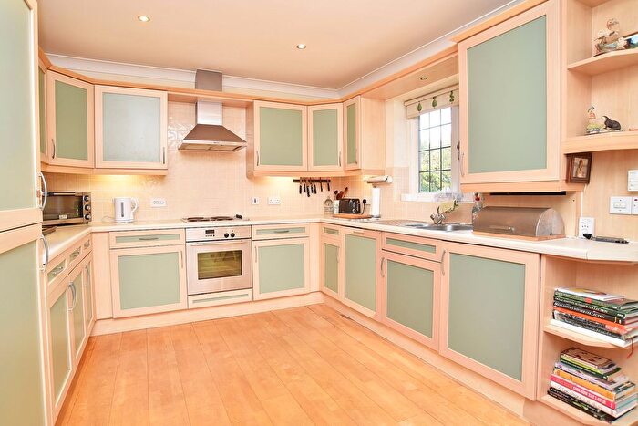 3 Bedroom Flat For Sale In Brackenwood, Kent Road, Harrogate, HG1