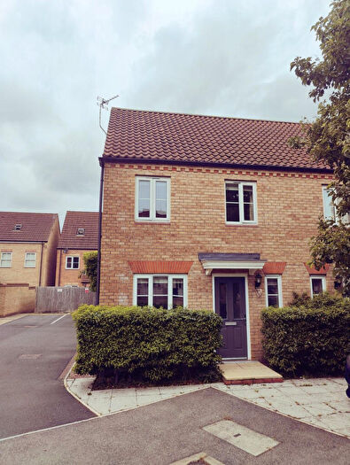 3 Bedroom Semi-Detached House To Rent In Anchor Close, Lincoln, Lincolnshire, LN5