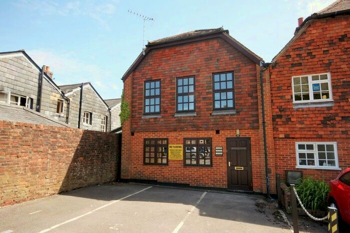1 Bedroom Flat To Rent In Cross &amp; Pillory, Lady Place, Alton GU34