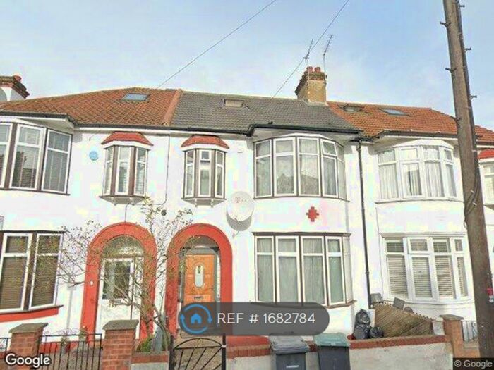 4 Bedroom Terraced House To Rent In The Avenue, London, N17