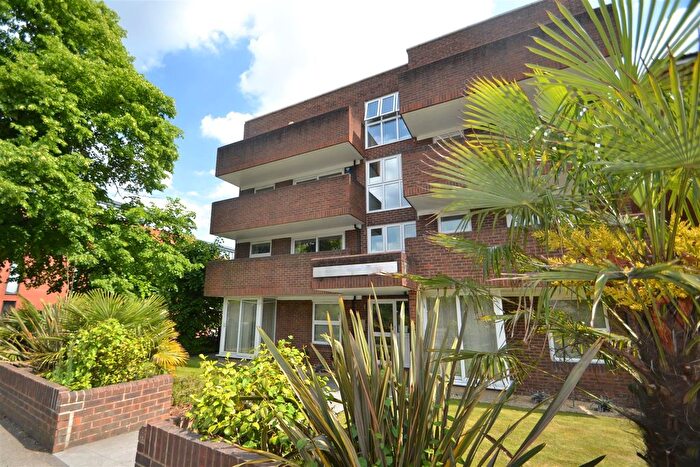 2 Bedroom Flat To Rent In Worple Road, Wimbledon, SW19