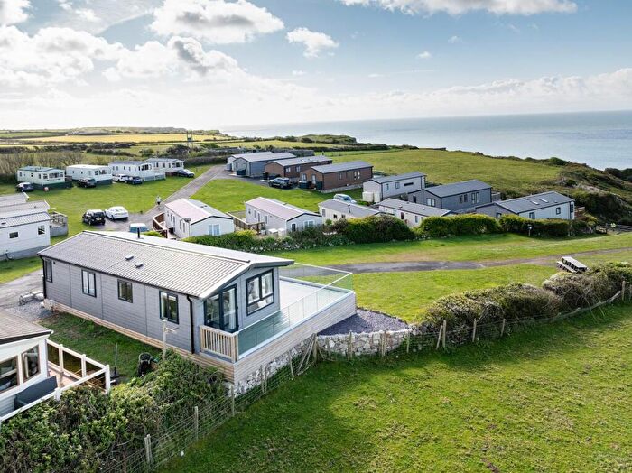 2 Bedroom Lodge For Sale In Oxwich, Oxwich, SA3