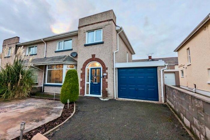 3 Bedroom Property To Rent In Howard Road, Llandudno, LL30