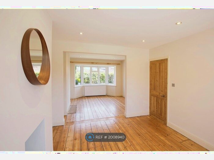 3 Bedroom Semi-Detached House To Rent In Newtown Road, Marlow, SL7