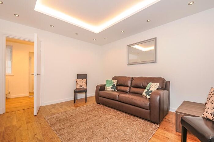 2 Bedroom Flat To Rent In Prince Albert Road, St John's Wood, London, NW8