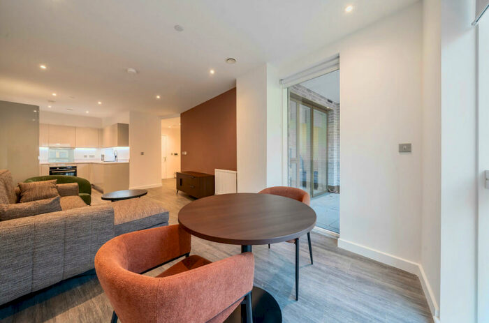 1 Bedroom Apartment To Rent In Thurlow Street, London, SE17