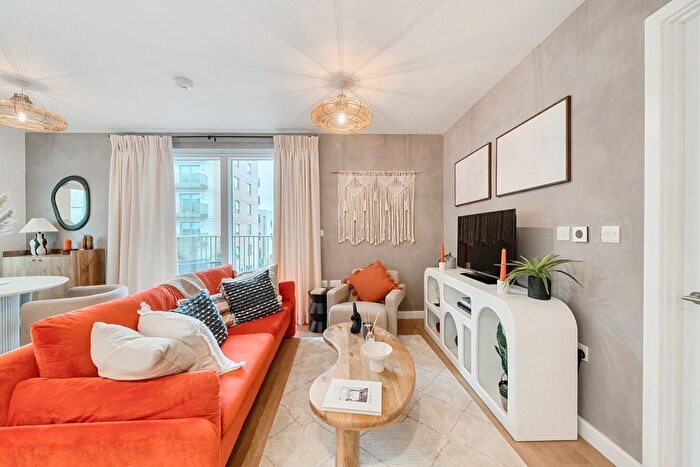 3 Bedroom Semi Detached House To Rent In Mast Street, Barking, IG11