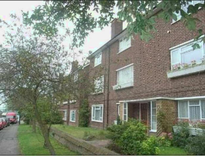 2 Bedroom Flat To Rent In Bournehall Road, Bushey ., WD23